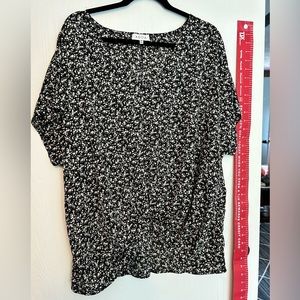 Acoa Twist-front Print Top 1X